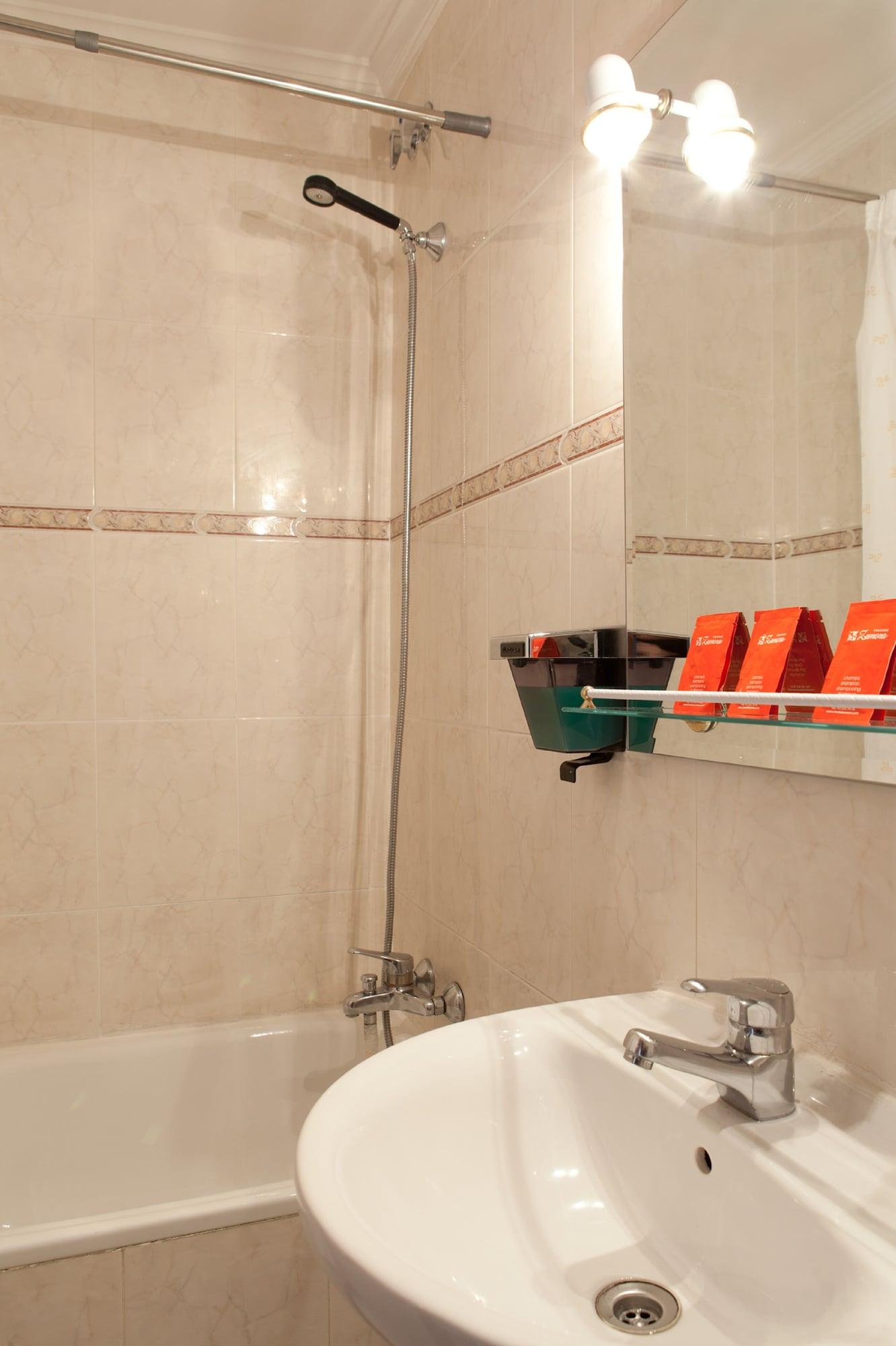 Hostal Zamora Madrid Dış mekan fotoğraf